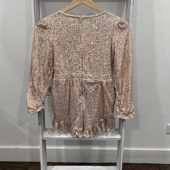 Sequin Romper Wrap in Champagne NWT - Picture 4 of 5
